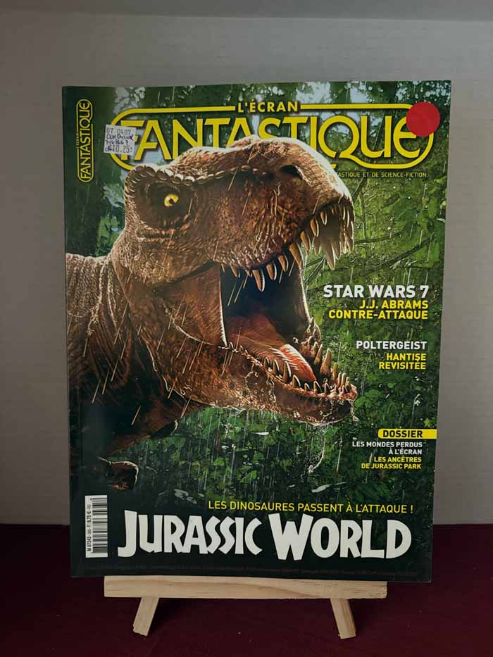 MAG – FANTASTIQUE – JURASSIC WORLD #365 JUNE 2015