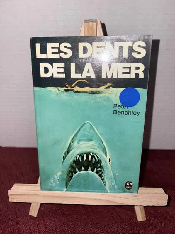 book- jaws 1975