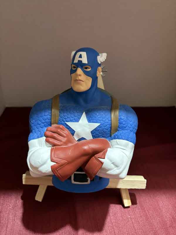figure- bust bank capitain america
