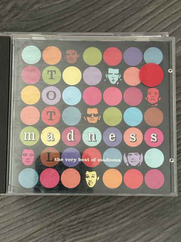 cd- Total Madness : The Very Best Of Madness 1997