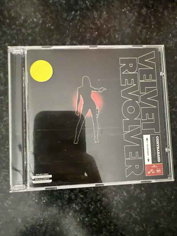 cd- Velvet Revolver : contraband 2004