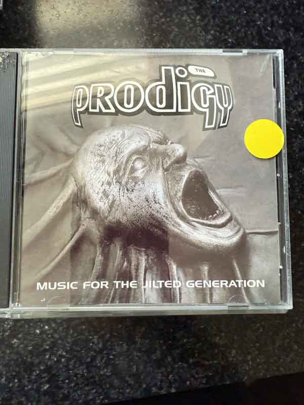 cd- The Prodigy : Music For The Jilted Generation 1994