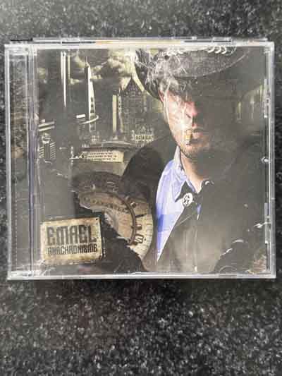 cd -emael : anachronisme