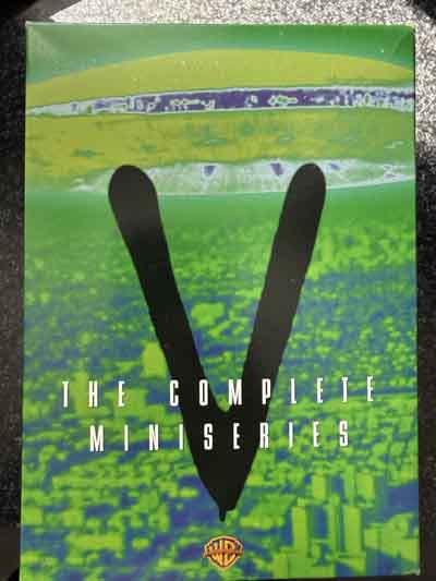 vhs – V : the complete miniserie