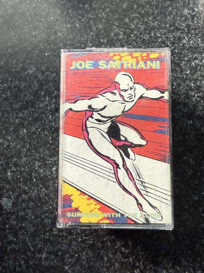 tapes – Joe Satriani : Surfing with the alien (1988)