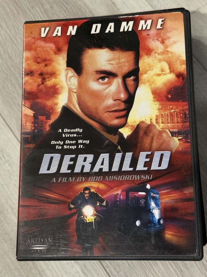 dvd – derailed (2002)