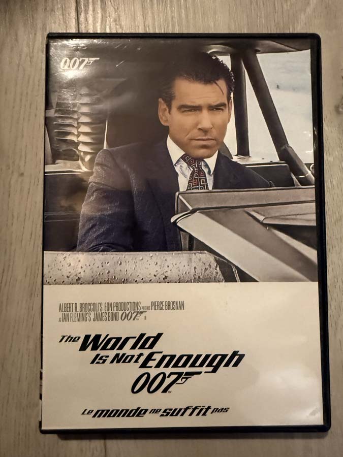 dvd – the world is not enough (1999)