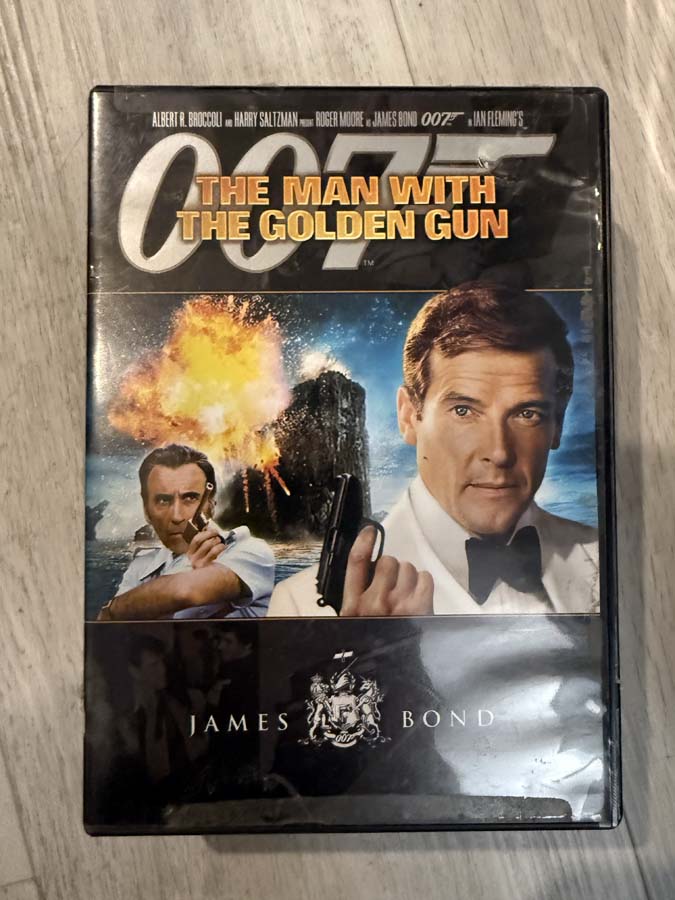 dvd – the man with the golden gun (1974)