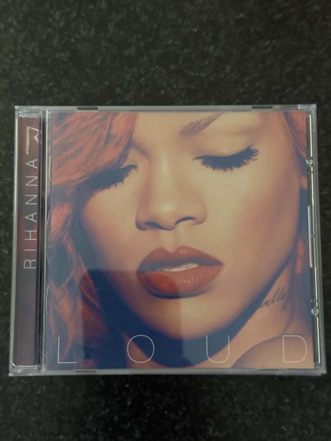 cd – Rihanna : loud (2010)